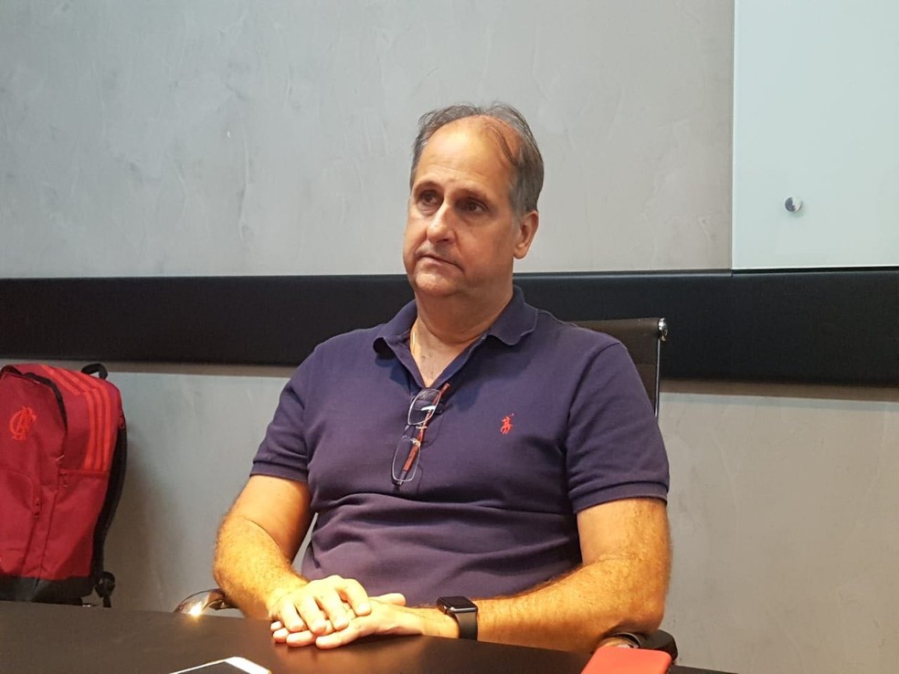 Ex-diretor da base, Carlos Noval planeja aumento da rede da capta&ccedil;&atilde;o pelo futebol sul-americano &mdash; Foto: Marcelo Baltar