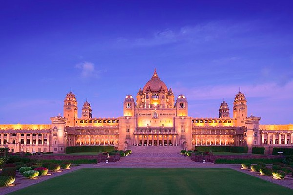 O palácio indiano no qual será realizado o casamento de Nick Jonas e Priyanka Chopra (Foto: Divulgação)