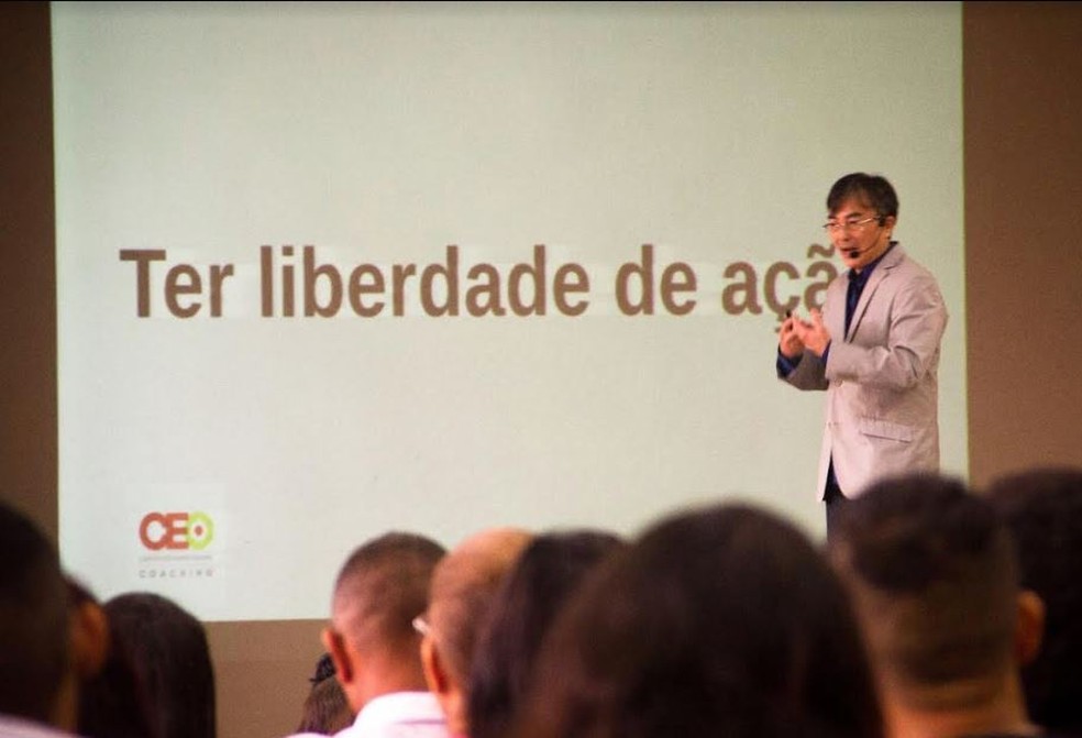 Consultor Carlos Oshiro ministra palestra sobre empreendedorismo — Foto: Divulgação