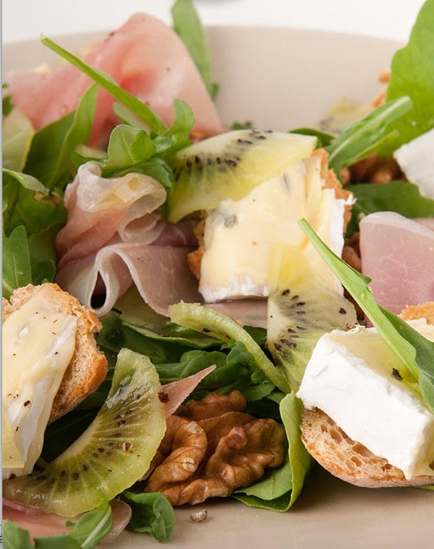 Salada de kiwi com parma (Foto: Divulgação)