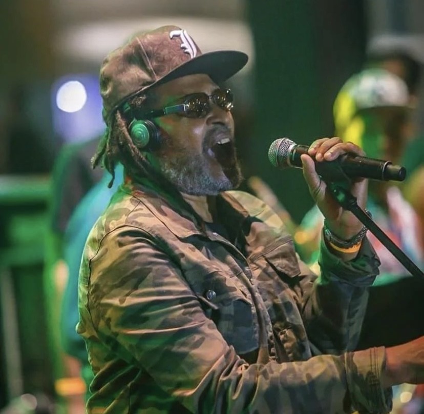 De 'Tim Maia de Cachoeira' a ícone do reggae no Brasil, Edson Gomes celebra 50 anos de trajetória na música: 'autêntico e original'