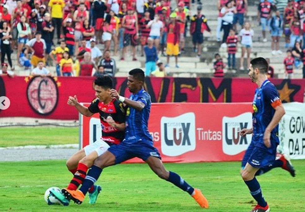 Na partida de ida, Campinense e Atl�tico de Cajazeiras ficaram no empate, por 1 a 1, no Est�dio Amig�o � Foto: Samy Oliveira/Campinense
