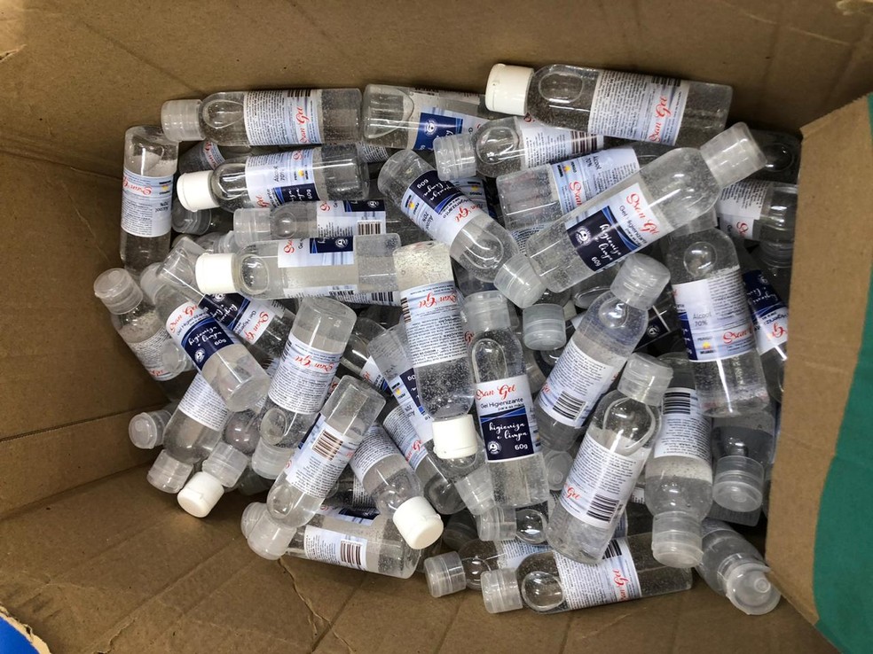 Álcool em gel estava sendo vendido por R$ 49,90 no DF — Foto: Procon-DF/Divulgação