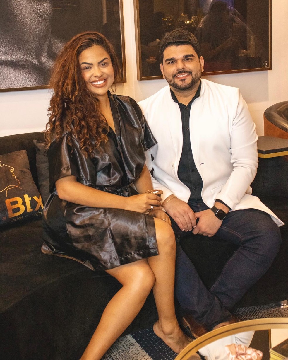 Paula Freitas, ex-BBB e Dr.Jose Vitor Magalhaes — Foto: Reprodução/Instagram