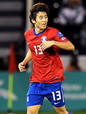 Koo Ja-Cheol jogando na seleção da Coreia do Sul (Foto: AFP)