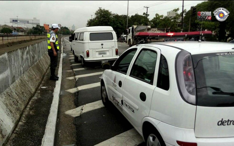 Kombi foi apreendida na Zona Leste de São Paulo (Foto: Divulgação/Polícia Militar)