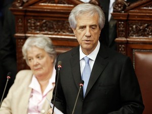 Tabaré Vázquez assumiu neste domingo a presidência do Uruguai (Foto: Andres Stapff/Reuters)