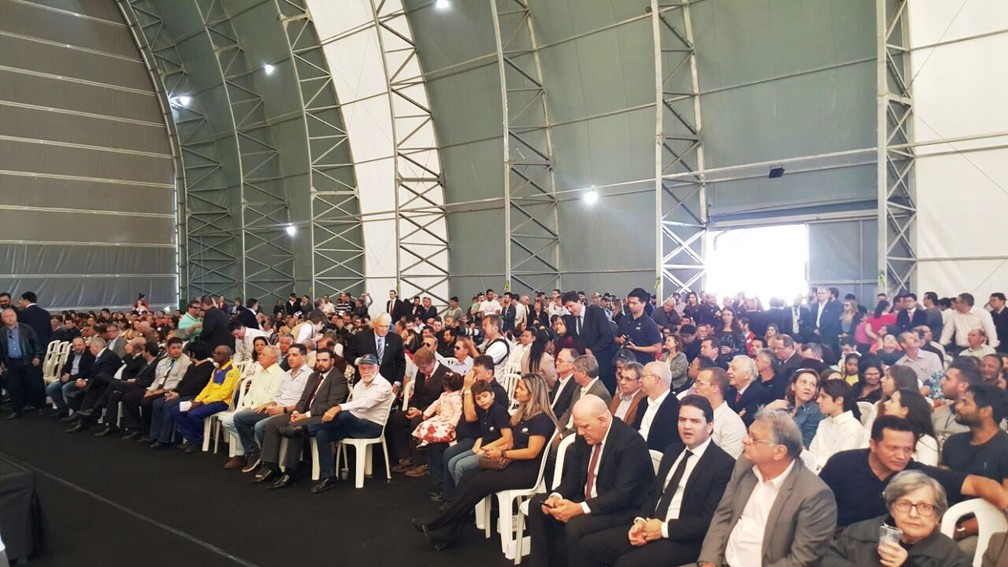 Cerimônia de lançamento do 1º dirigível da América Latina (Foto: Ana Marin/G1)