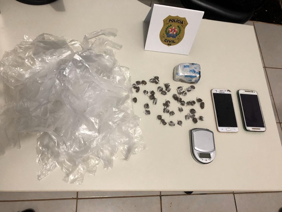 Material apreendido durante a Operação Casa Caiu, realizada em Jaíba — Foto: Polícia Civil/Divulgação