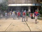 Estudantes que ocupam escolas fazem novo protesto contra OSs