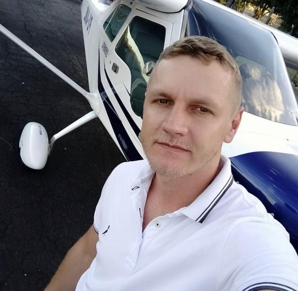 Piloto Leandro Holdefer morreu carbonizado após queda de avião em Teresina — Foto: Reprodução/Instagram