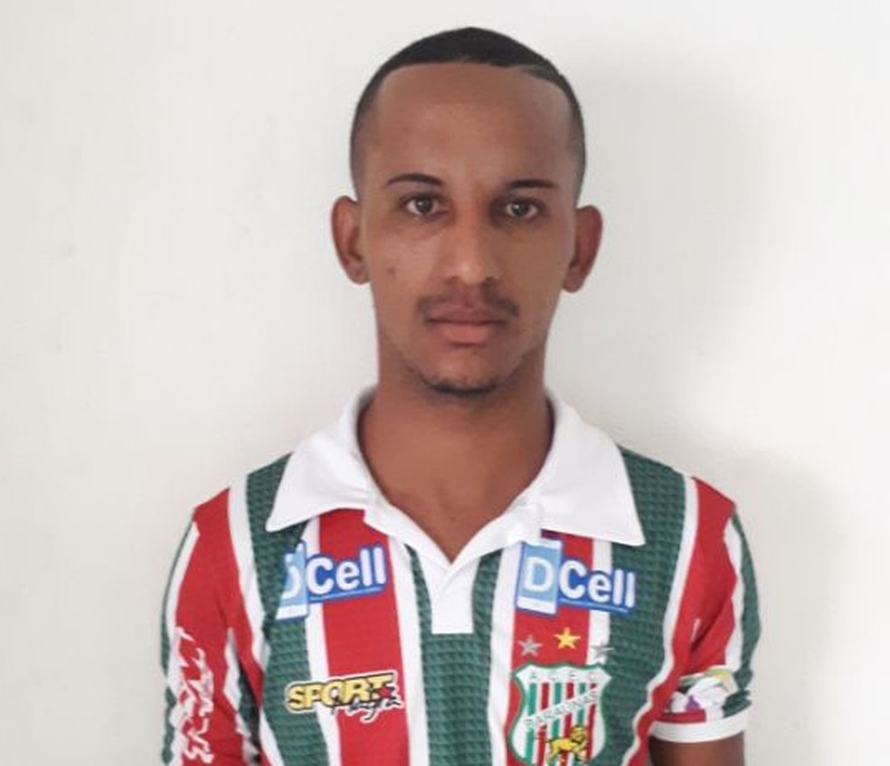 Mikael atua em diversas posições no campo (Foto: Divulgação/Baraúnas)