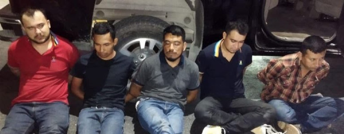 Tras secuestro de estadounidenses, cártel mexicano deja carta de disculpa y 5 integrantes esposados ​​a policías: ‘Hemos decidido entregar a los involucrados’ |  Mundo