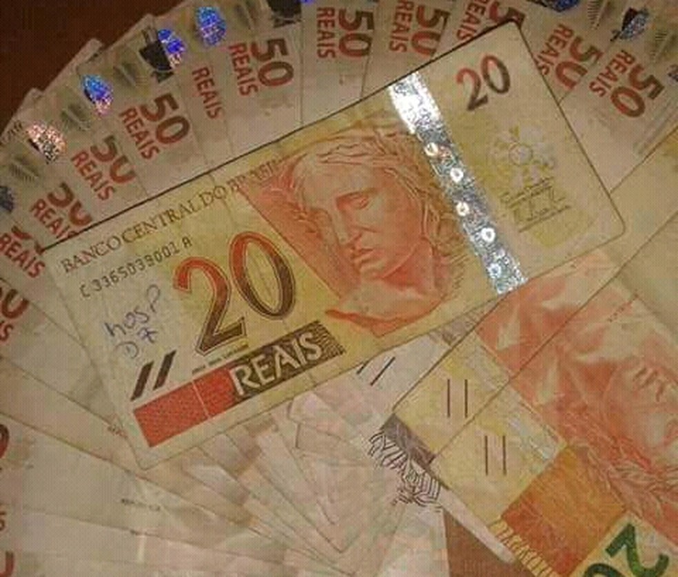 Fotos de dinheiro encomendado eram enviadas pelo estelionatário, segundo PC (Foto: Polícia Civil/Divulgação)