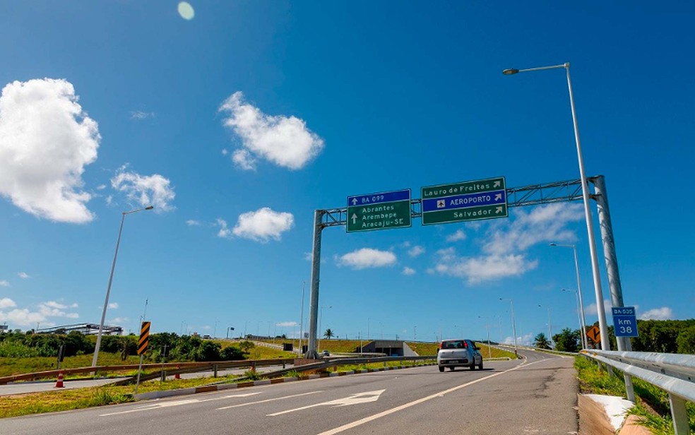 Crime ocorreu em &ocirc;nibus em um trecho da Via Parafuso &mdash; Foto: Divulga&ccedil;&atilde;o/Bahia Norte