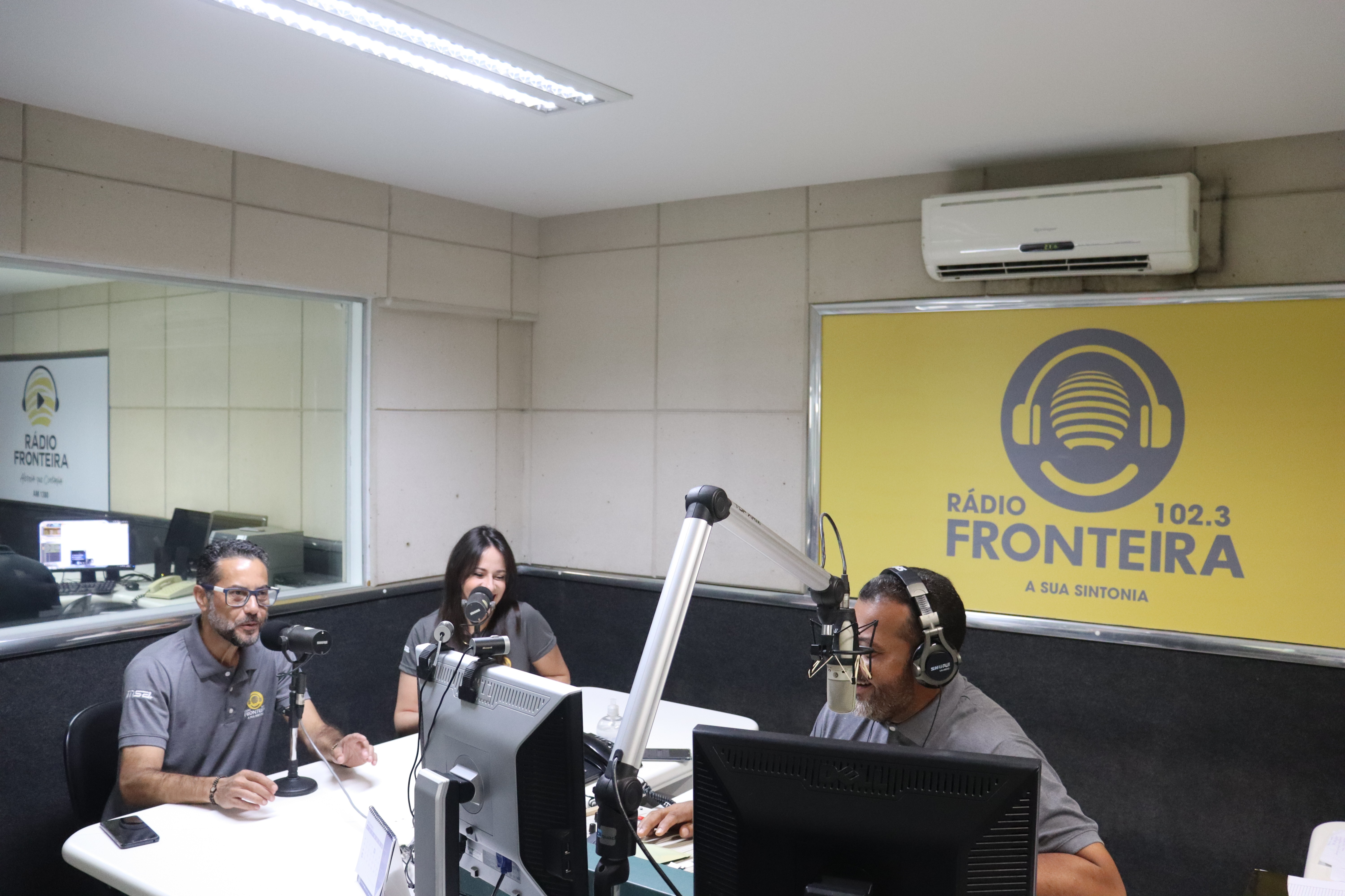 Com shows de grandes cantores sertanejos, Rádio Fronteira faz live de lançamento nesta terça-feira