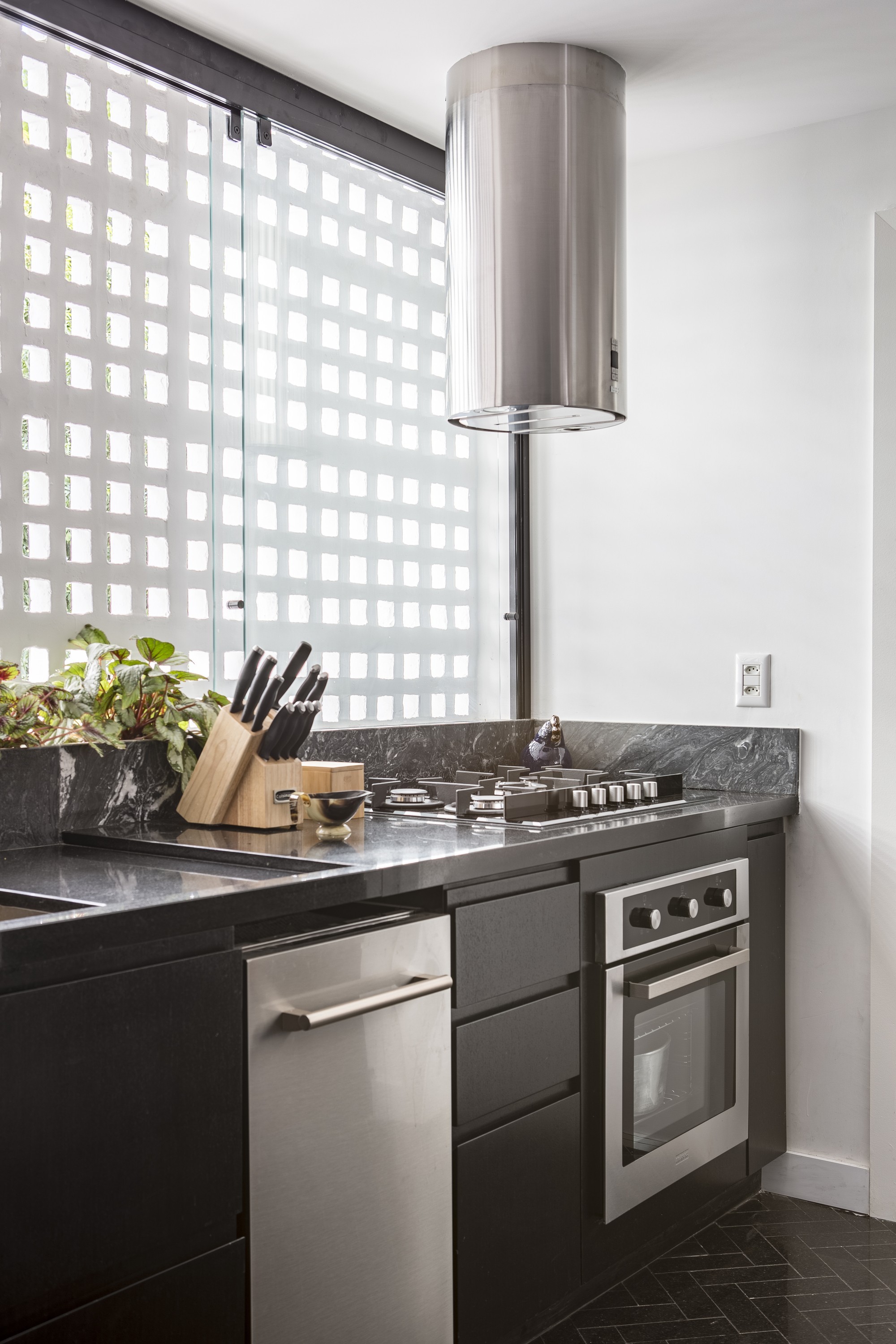 Cozinha compacta: ideias de decoração para espaços pequenos (Foto: Joana França)