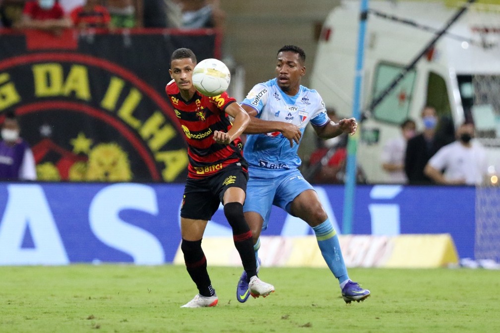 Fortaleza e Sport decidiram a Copa do Nordeste neste ano. Ambos tiveram que dividir as atenções com os estaduais — Foto: Marlon Costa/Pernambuco Press