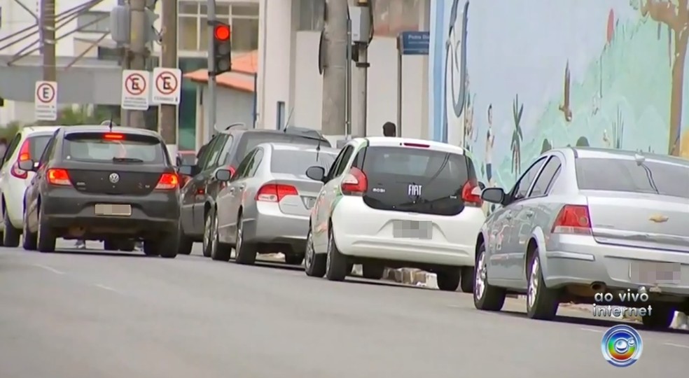 CrianÃ§a fica ferida ao ser atingida por carro em Itapetininga  â€” Foto: ReproduÃ§Ã£o/TV TEM