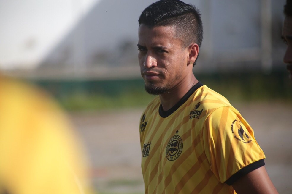 Colombiano Leonel Garcia é o quarto estrangeiro contrato na história do Juazeirense — Foto: Juazeirense / Divulgação