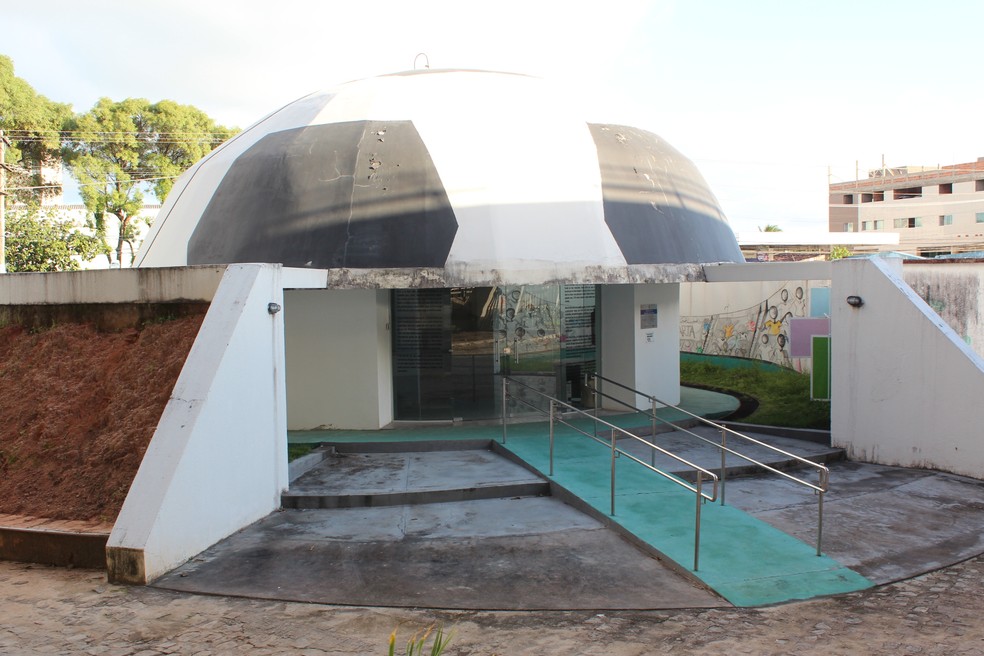 Memorial Rainha Marta foi construído dentro do Estádio Rei Pelé — Foto: Denison Roma