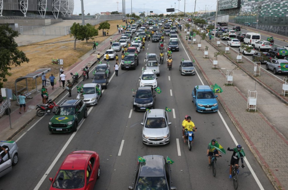 A concentração ocorreu no entorno do Castelão e começou ainda antes das 8h, com partida por volta das 9h. — Foto: Kid Júnior/Sistema Verdes Mares