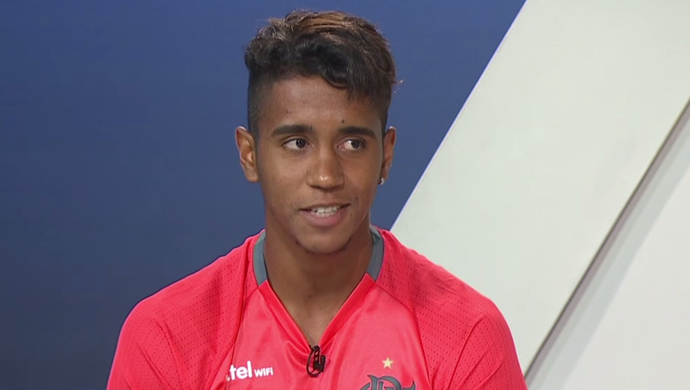 Gabriel elogia trabalho de Zé Ricardo e vê técnico brigando pela Seleção