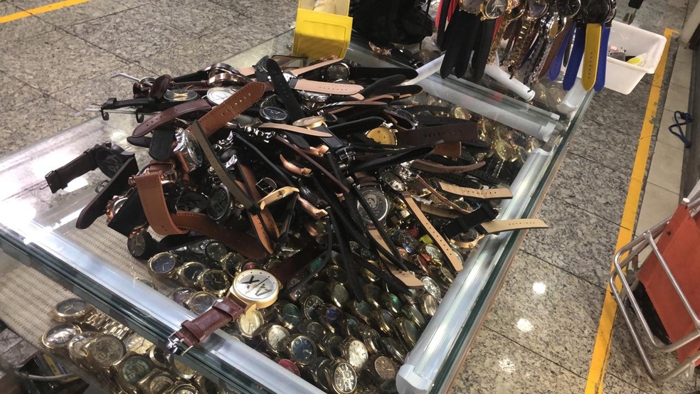 Receita apreende 30 mil relógios falsificados em operação ...