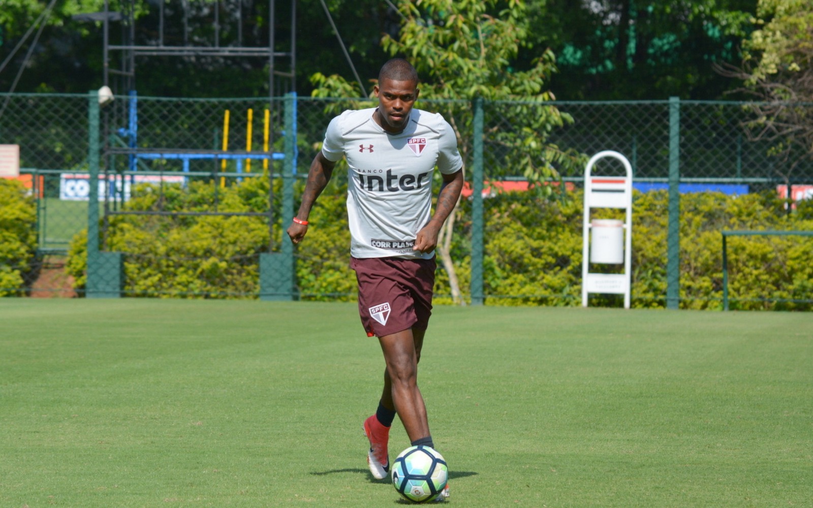 Atacante São-paulino explica por que não deu certo no clube