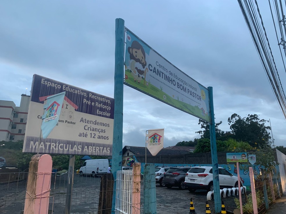 Escola é reaberta após ataque com mortes em Blumenau — Foto: Morgana Fernandes/NSC TV