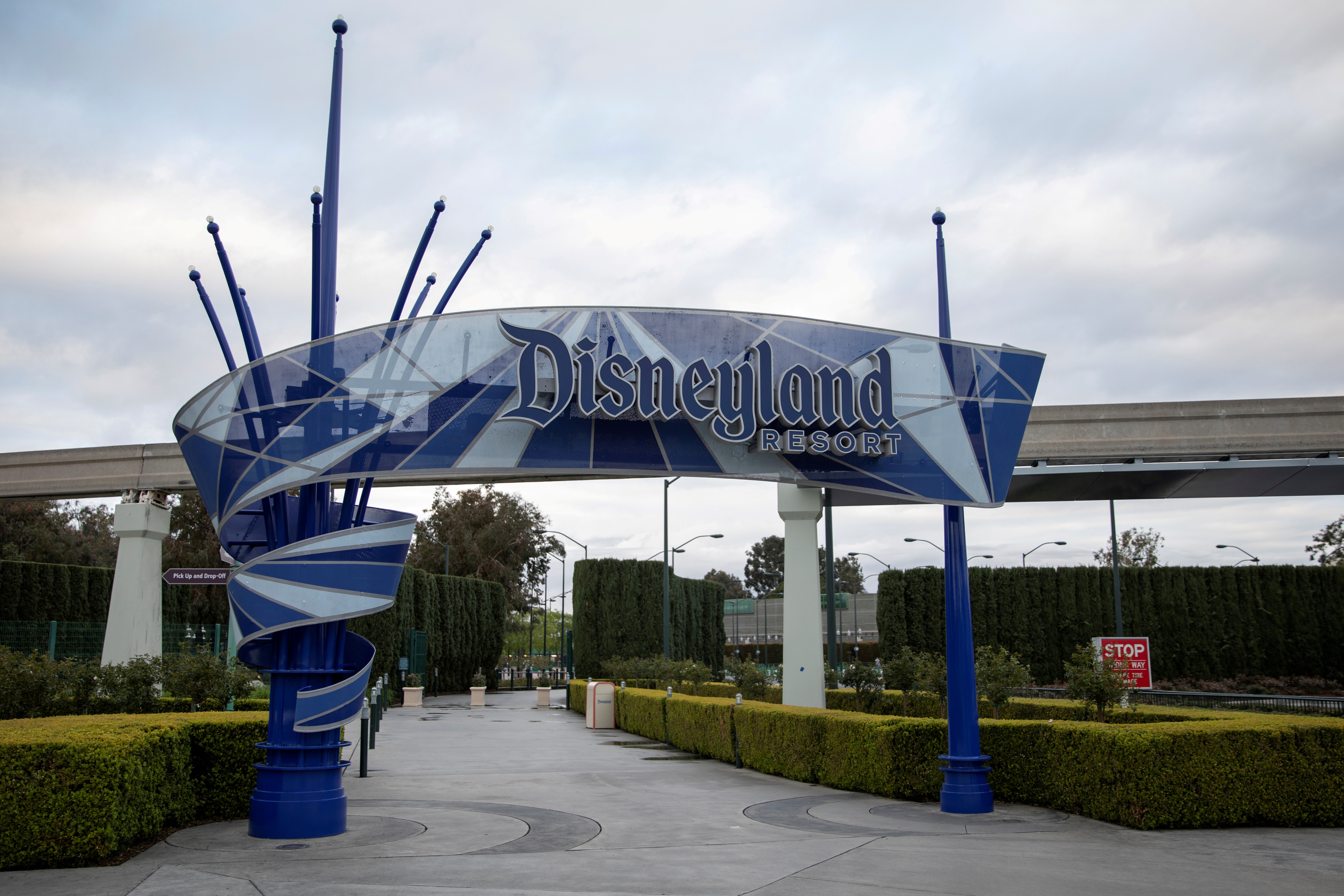 Disney vai reabrir parques temáticos na Califórnia no dia 30 de abril thumbnail