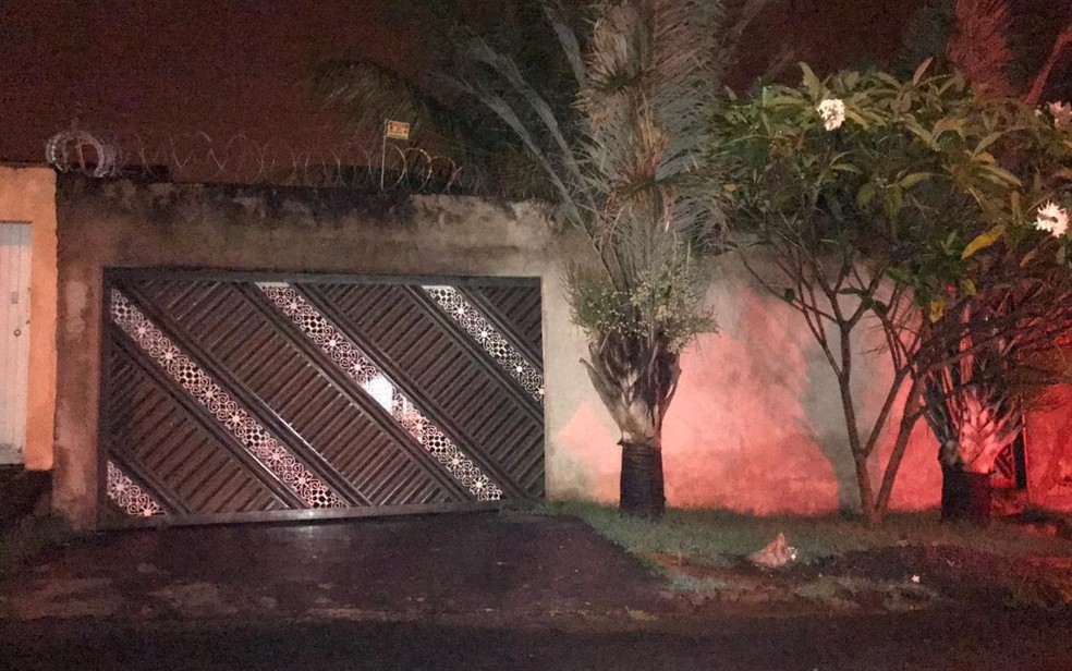 Chacina em festa deixa quatro mortos e um ferido em Goiânia  — Foto: Caroline Louise/TV Anhanguera