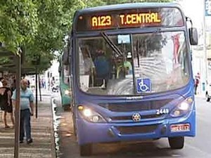 Nova tarifa de transporte coletivo entra em vigor em Uberlândia, MG (Foto: Reprodução / TV Integração)