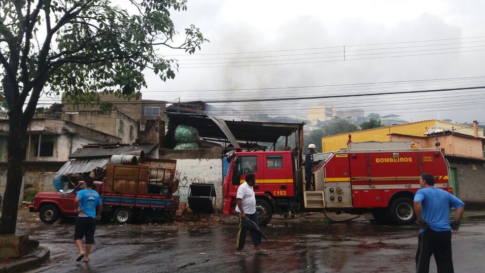 Defesa Civil Interdita Imoveis Afetados Por Explosao Em Ferro Velho Na Regiao Da Pampulha Em Bh Minas Gerais G1