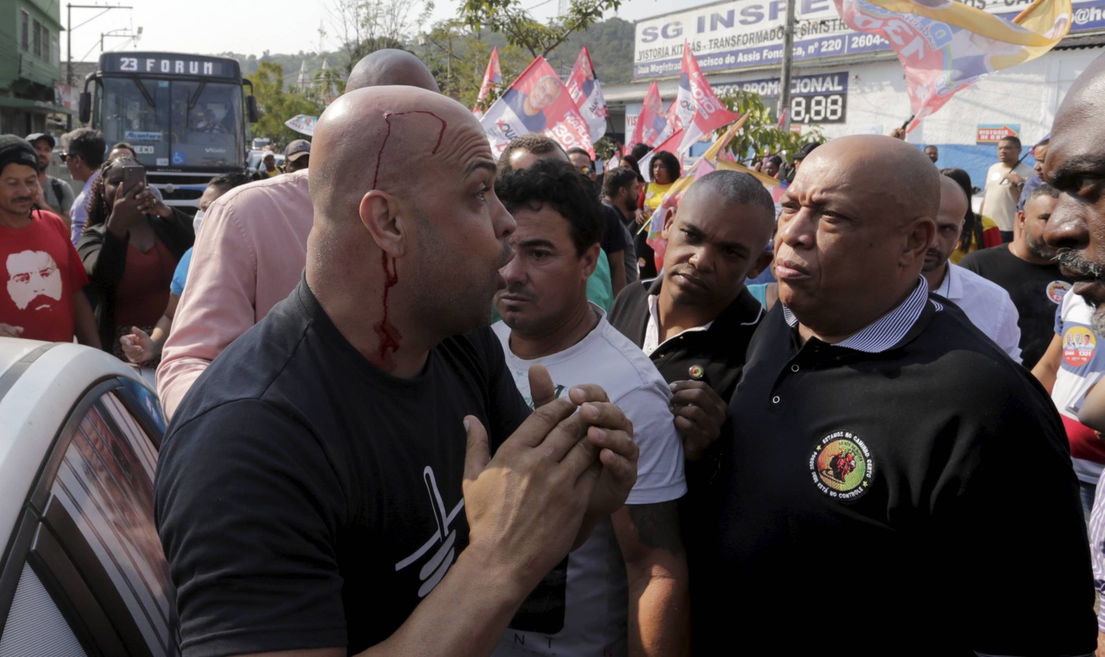 O bolsonarista Rodrigo Duarte ficou ferido na cabeça  — Foto: Domingos Peixoto