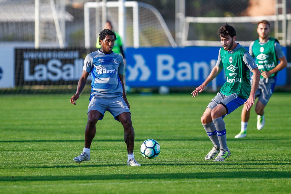 Bolaños não treinou nesta sexta (Foto: Lucas Uebel/Grêmio)