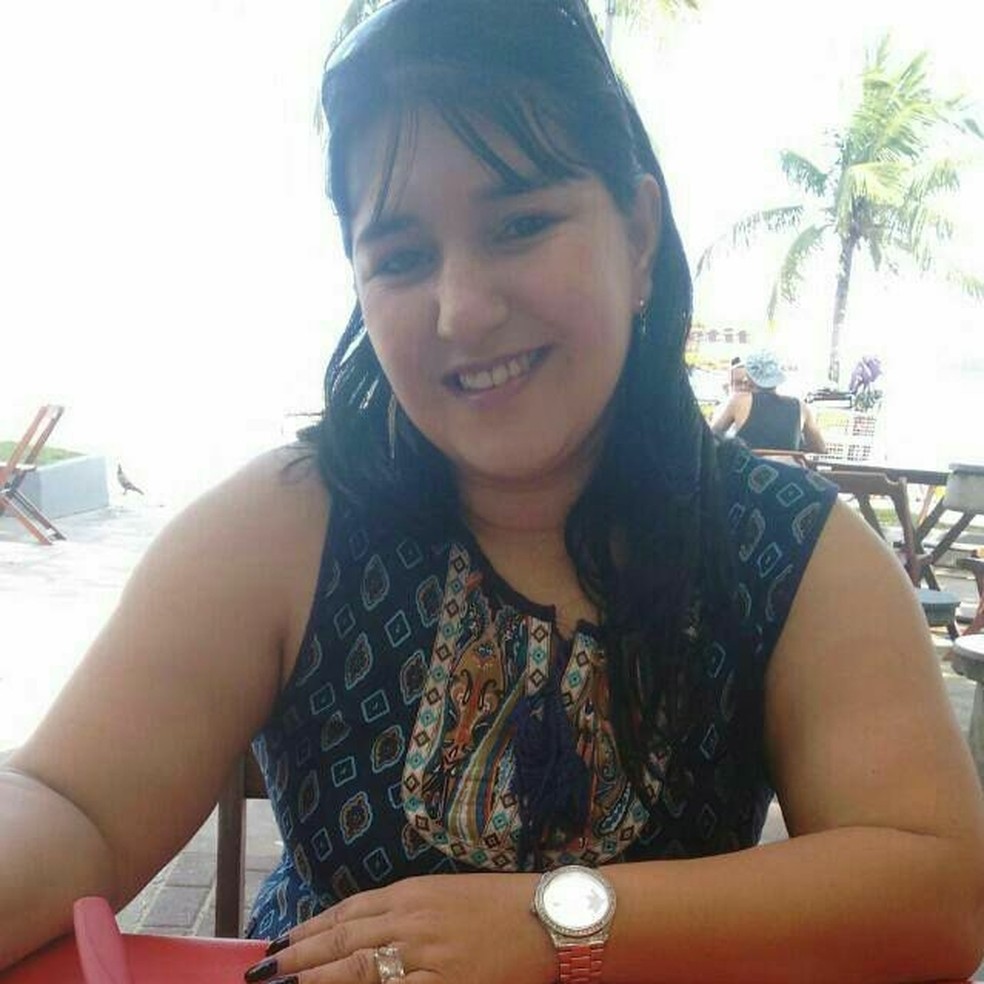 Márcia tinha apenas 43 anos. Família afirma que não comemorará Natal neste ano — Foto: Reprodução/Facebook