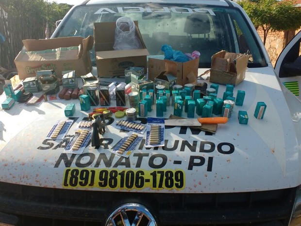 Material foi encontrado na zona rural de Guaribas  (Foto: Dibvulgação/Polícia Militar)
