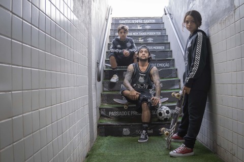 Santos e Charlie Brown Jr. homenageiam Chorão em nova coleção