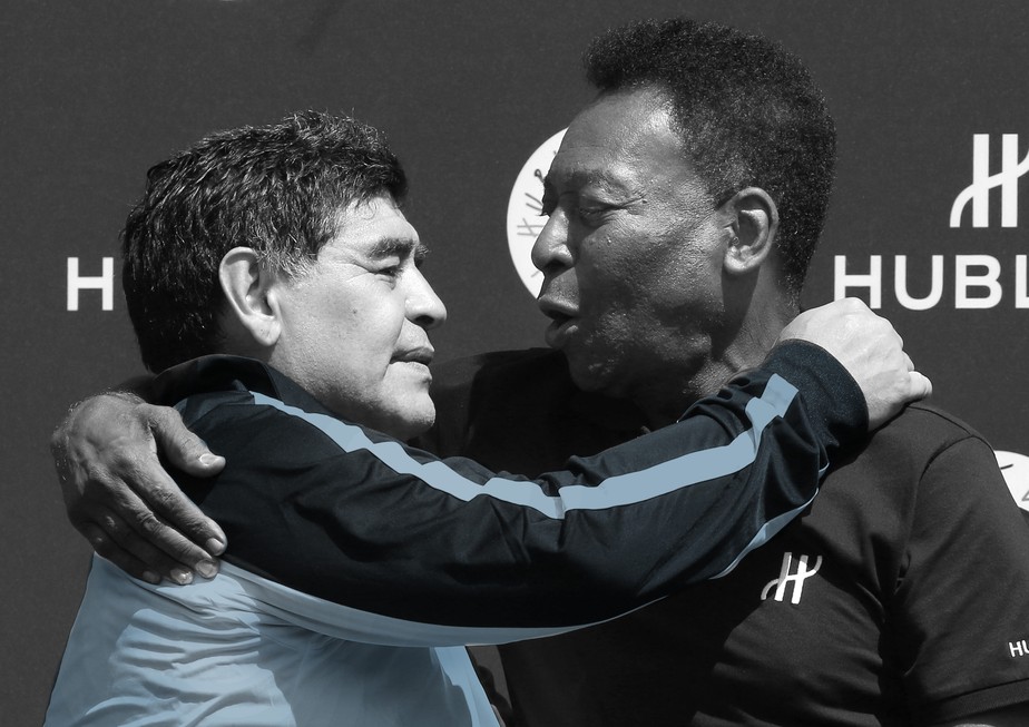 Lendas, Pelé e Maradona se encontram em junho de 2016, após partida de futebol organizada pela relojoeira de luxo suíça Hublot, no Jardin du Palais Royal, em Paris