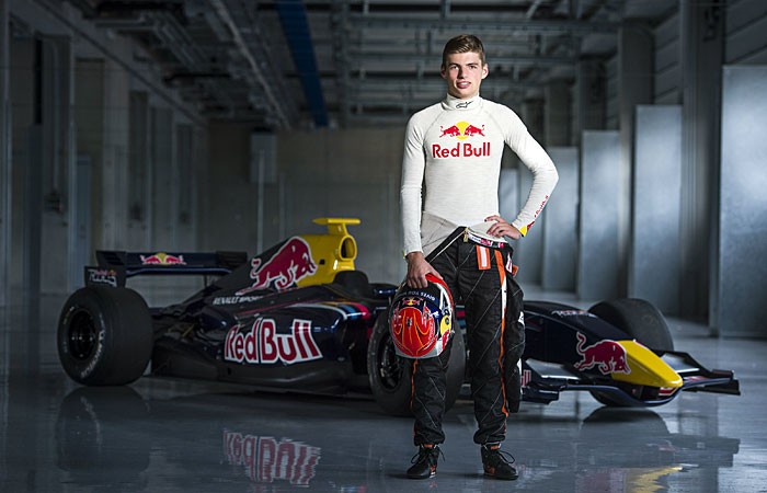 Max Verstappen pilota carro de drift e se diverte: 'Foi muito