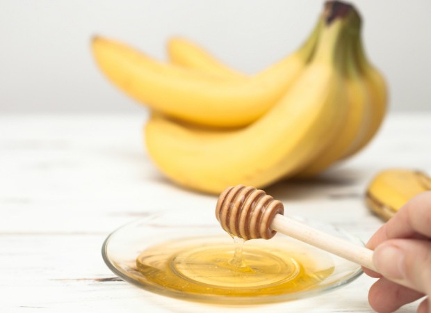 Hidratação com mel e banana (Foto: Reprodução)