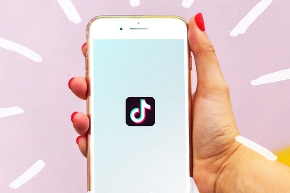 TikTok anunciou uma série de medidas para proteger seus usuários menores da idade de conteúdos impróprios  — Foto: Divulgação/TikTok