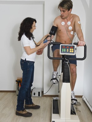 exame médico teste ergométrico eu atleta (Foto: Getty Images)