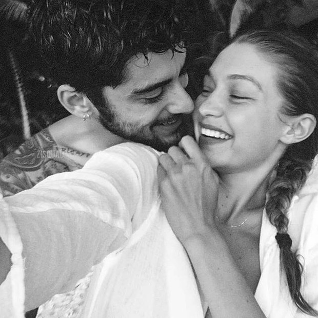 Fãs Acreditam Que Gigi Hadid E Zayn Malik Podem Estar Noivos Ou Casados Por Conta De Uma Pista 