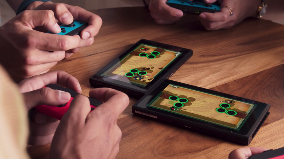 O modo semiportátil pode ser usado para jogar com outras pessoas — Foto: Divulgação/Nintendo
