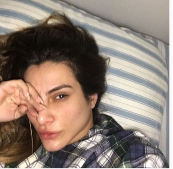 Em foto sem make, Cleo Pires revela noite de insônia (Foto: Reprodução/Instagram)