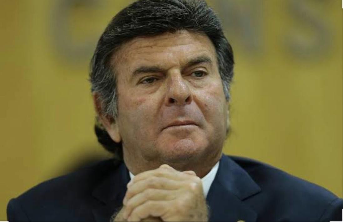 O ministro Luiz Fux determinou a exoneração do secretário de Saúde da Corte, que  solicitou à Fiocruz a reserva de sete mil vacinas contra a Covid-19