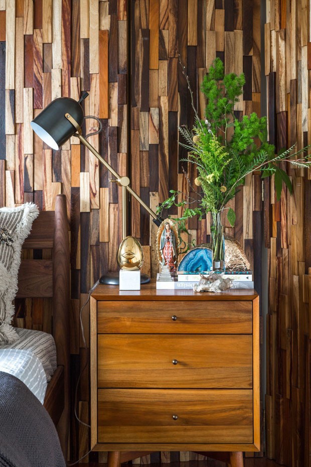 Décor do dia: quarto com painéis de madeira (Foto: divulgação)