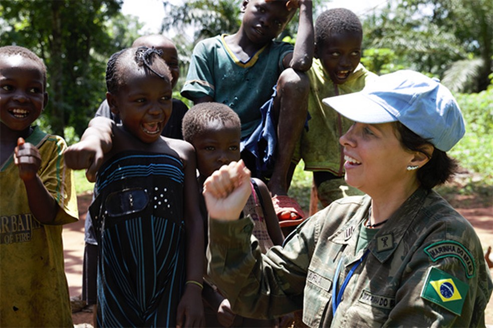 Carla Araújo, capitão de fragata da Marinha do Brasil, vencedora do Prêmio de Defensora Militar da Igualdade de Gênero, da ONU — Foto: Divulgação/Minusca